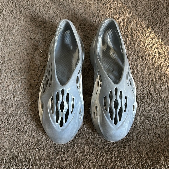 Yeezy Shoes - Granite Foam RNNR MX size 8